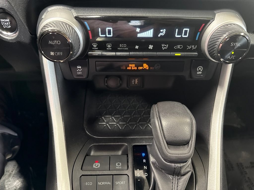 Used 2024 Toyota RAV4 XLE FWD image 18