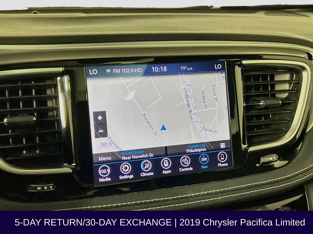 Used 2019 Chrysler Pacifica Limited w/ Advanced Safetytec Group FWD image 19