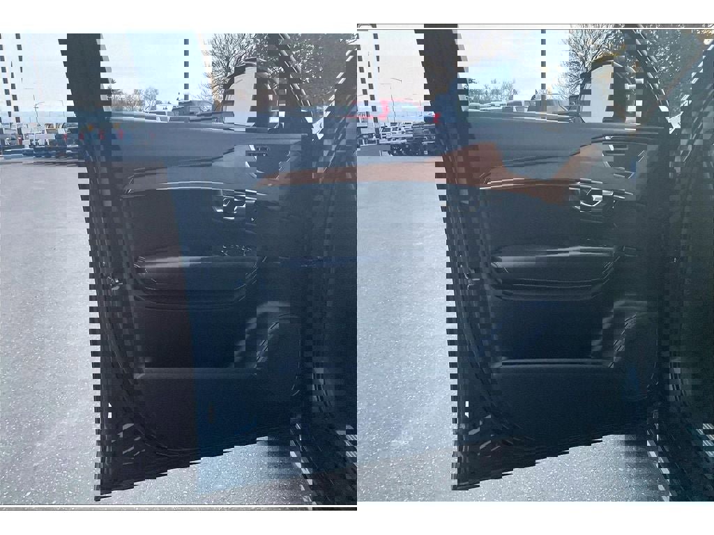 Used 2017 Volvo XC90 T6 Inscription w/ Vision Package image 25