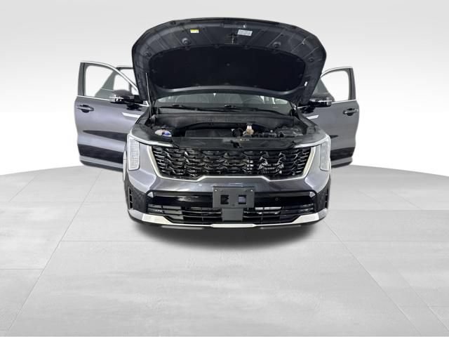 Certified 2025 Kia Sorento EX w/ Panoramic Sunroof Package FWD image 13