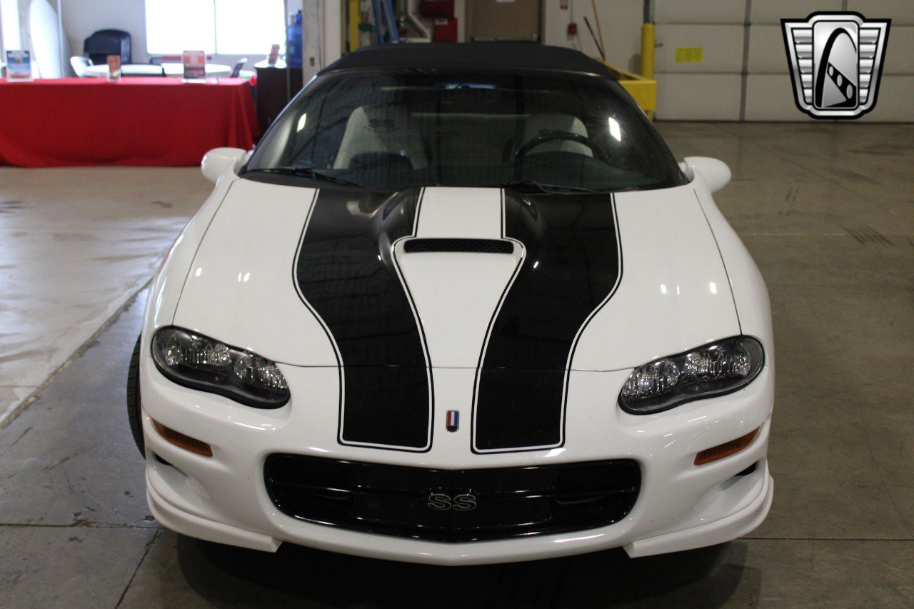 Used 2001 Chevrolet Camaro Z28 w/ SS Performance/Appearance Pkg image 14