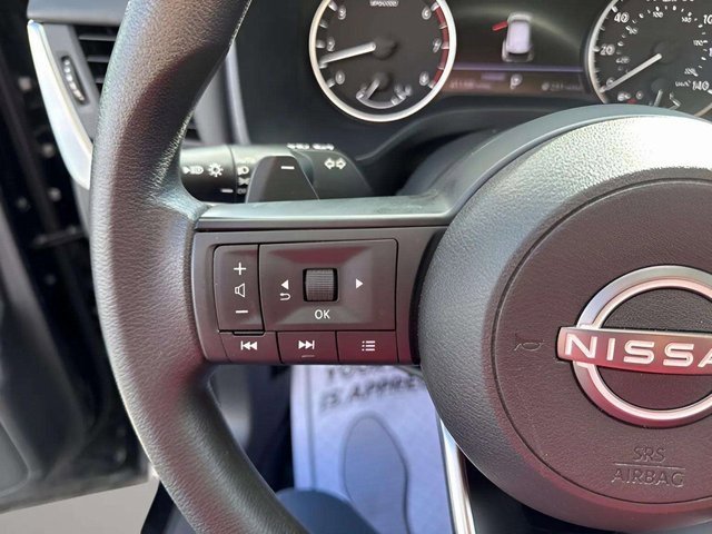 Used 2022 Nissan Rogue S image 22