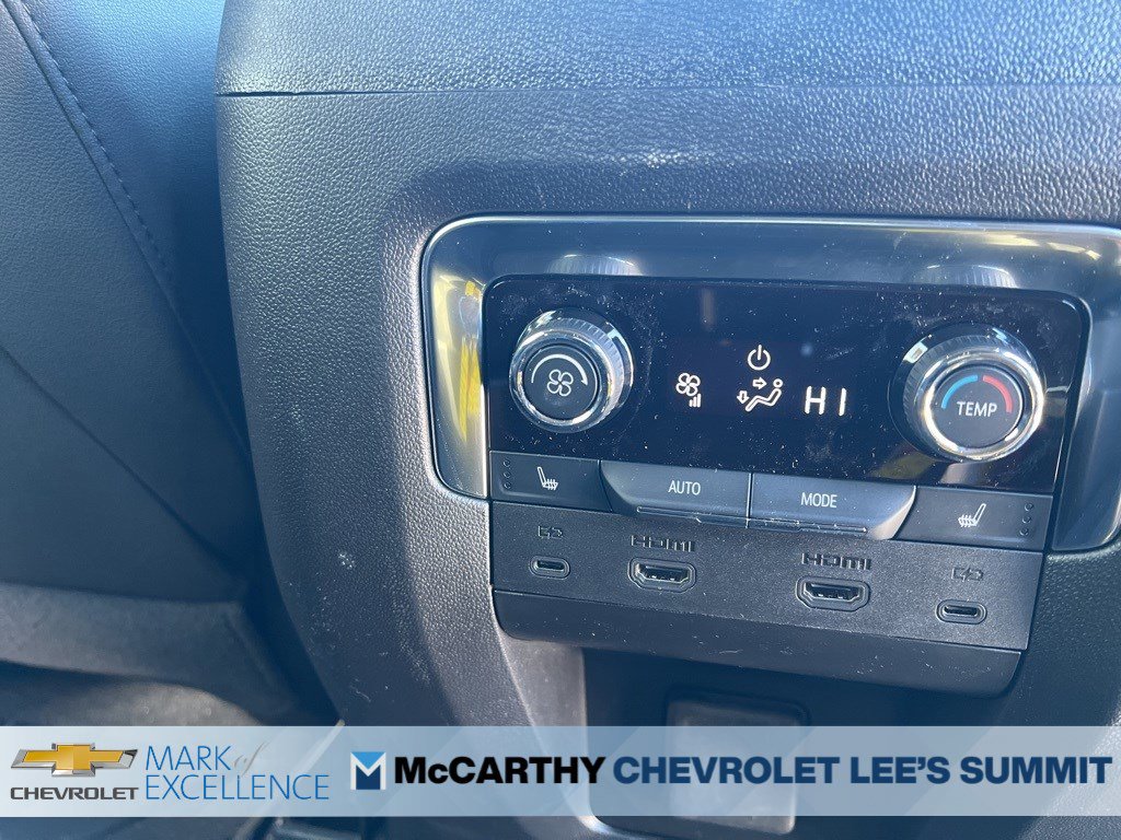 New 2026 Chevrolet Suburban Premier image 21