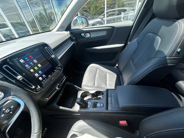 Certified 2025 Volvo XC40 B5 Core AWD/4WD image 22