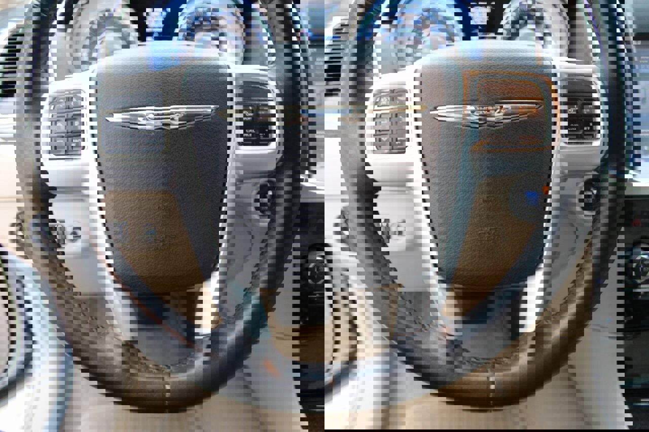 Used 2013 Chrysler 300 image 10