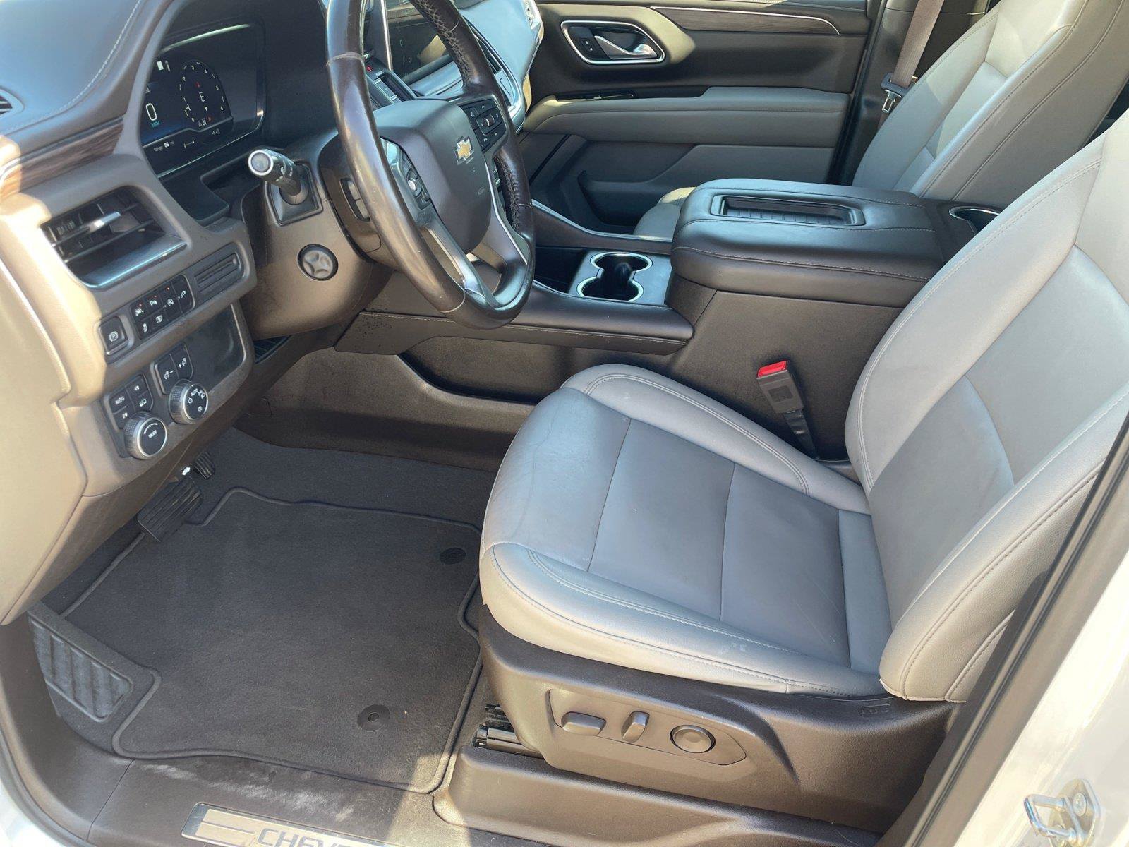 Used 2022 Chevrolet Tahoe LT w/ Luxury Package AWD/4WD image 9