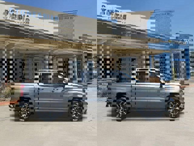 Used 2021 Chevrolet Silverado 1500 LT image 4