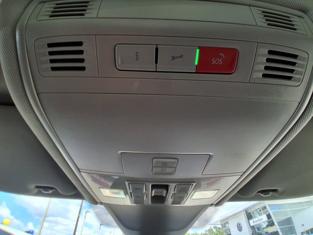 Used 2023 Volkswagen Tiguan SE w/ Panoramic Sunroof Package FWD image 35