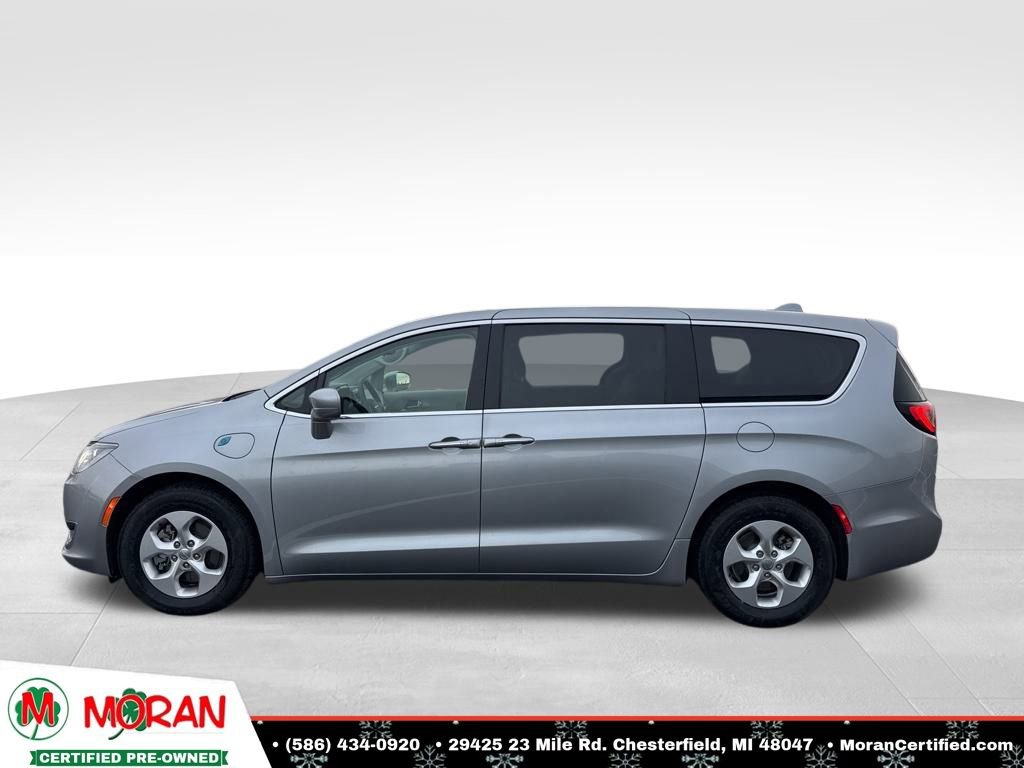 Used 2017 Chrysler Pacifica Touring Plus image 2
