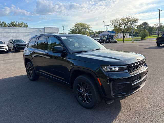 New 2027 Jeep Grand Cherokee Altitude AWD/4WD image 2
