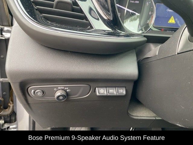 Used 2021 Buick Envision Avenir w/ Technology Package II image 11