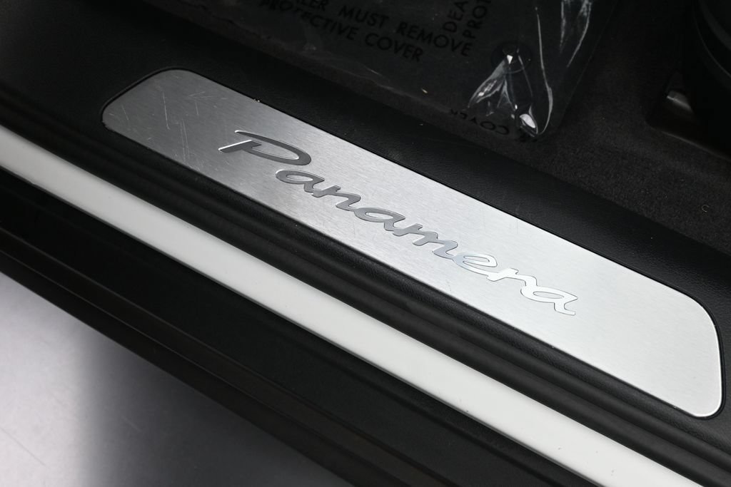 Certified 2025 Porsche Panamera RWD image 27