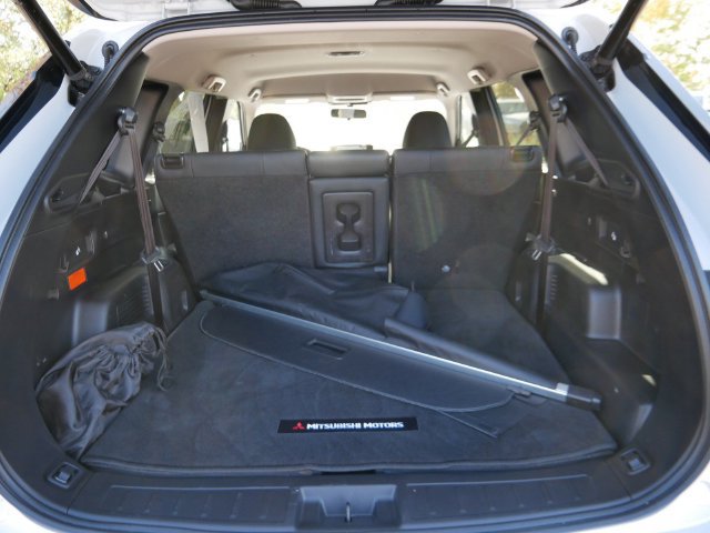 Used 2024 Mitsubishi Outlander SE AWD/4WD image 10