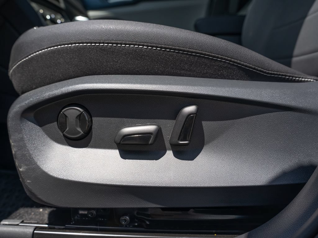 Certified 2023 Volkswagen Taos S FWD image 19