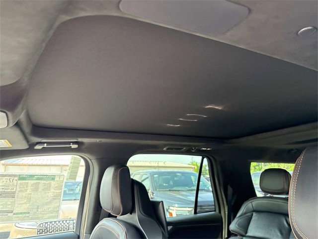 New 2025 Lincoln Navigator L Black Label image 24