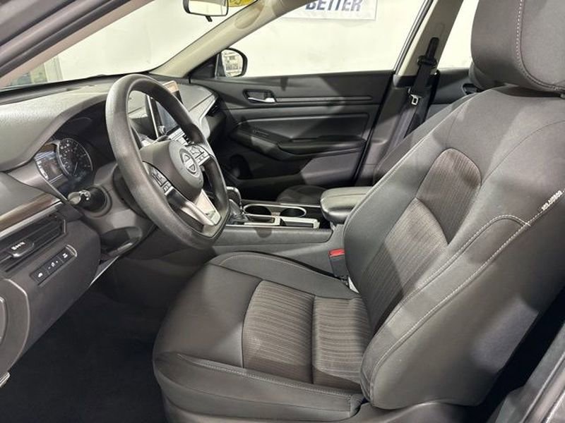 Used 2024 Nissan Altima 2.5 SV image 17