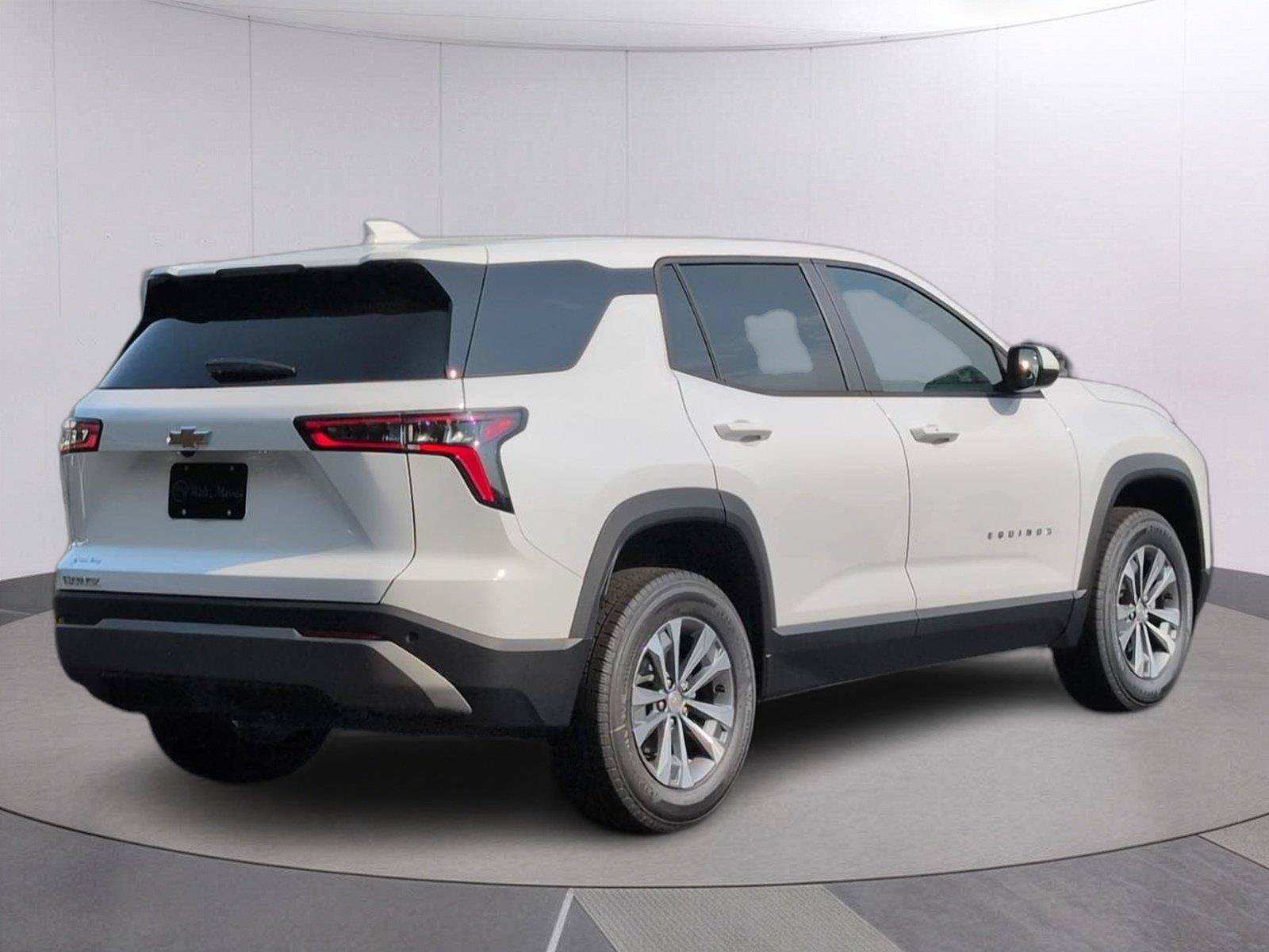 New 2027 Chevrolet Equinox LT w/ Convenience Package II FWD image 7