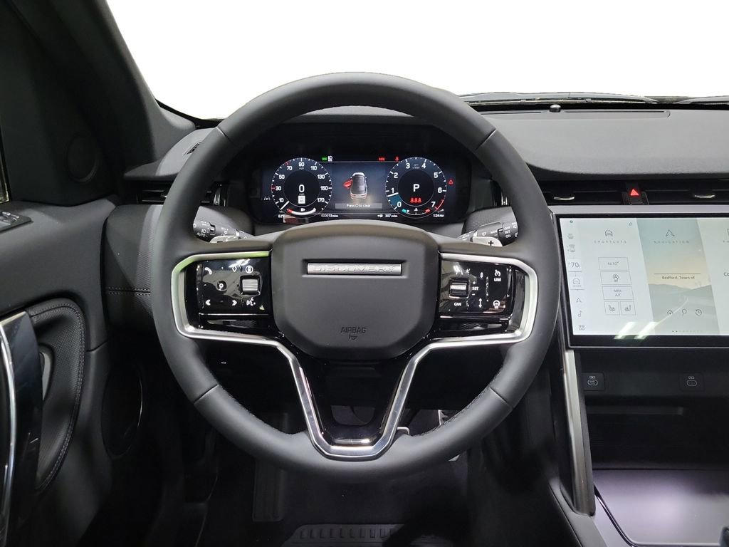 New 2025 Land Rover Discovery Sport Dynamic SE image 24