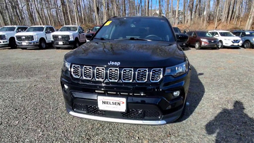 Certified 2024 Jeep Compass Limited image 3