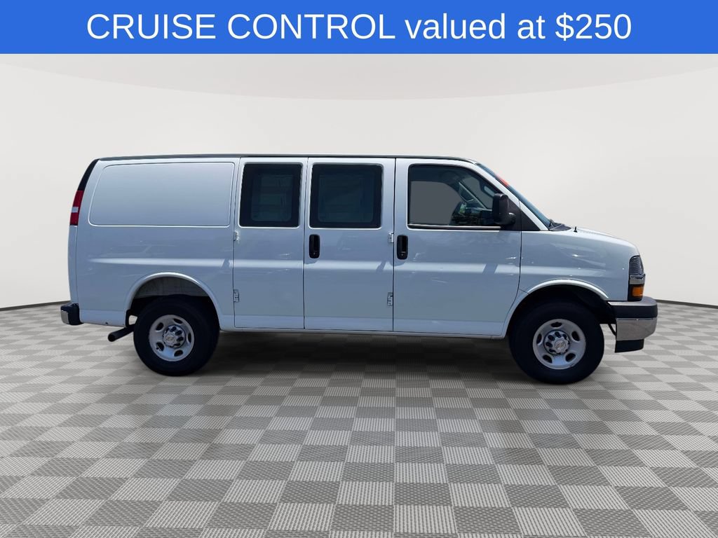 Used 2025 Chevrolet Express 2500 w/ Driver Convenience Package RWD image 3