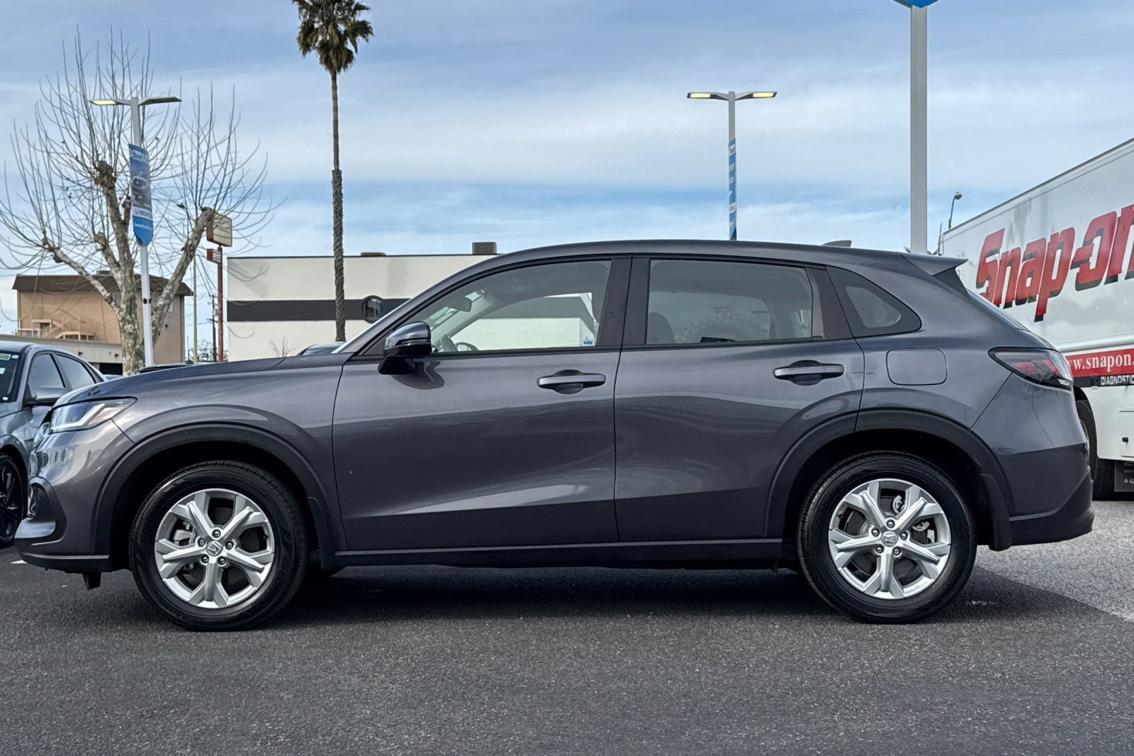 Used 2024 Honda HR-V LX image 2