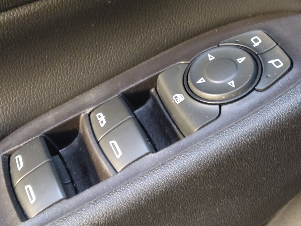 Used 2020 Chevrolet Equinox LT image 27