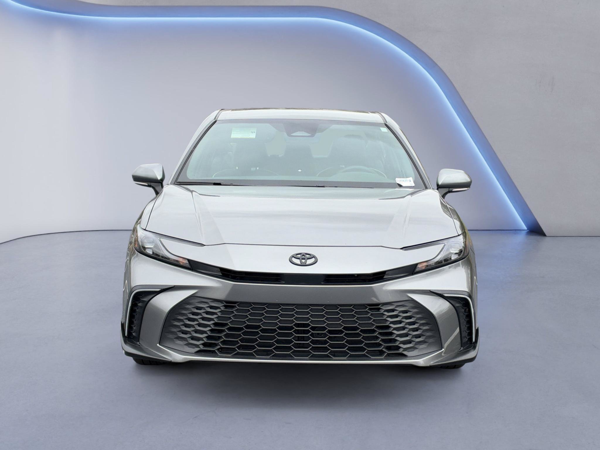 Used 2026 Toyota Camry SE FWD image 2