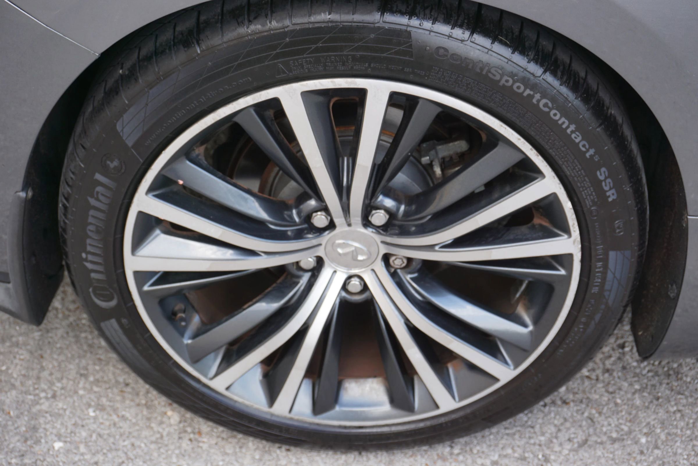 Used 2018 INFINITI Q60 3.0t Luxe RWD image 13
