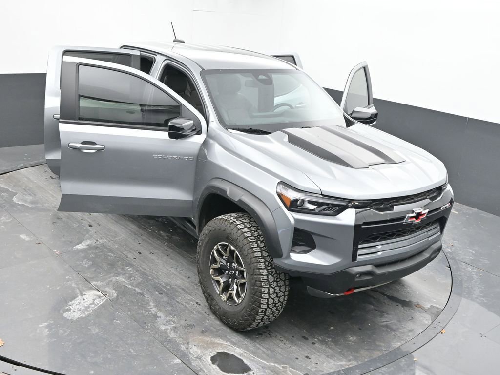 Used 2024 Chevrolet Colorado ZR2 w/ ZR2 Convenience Package III image 60