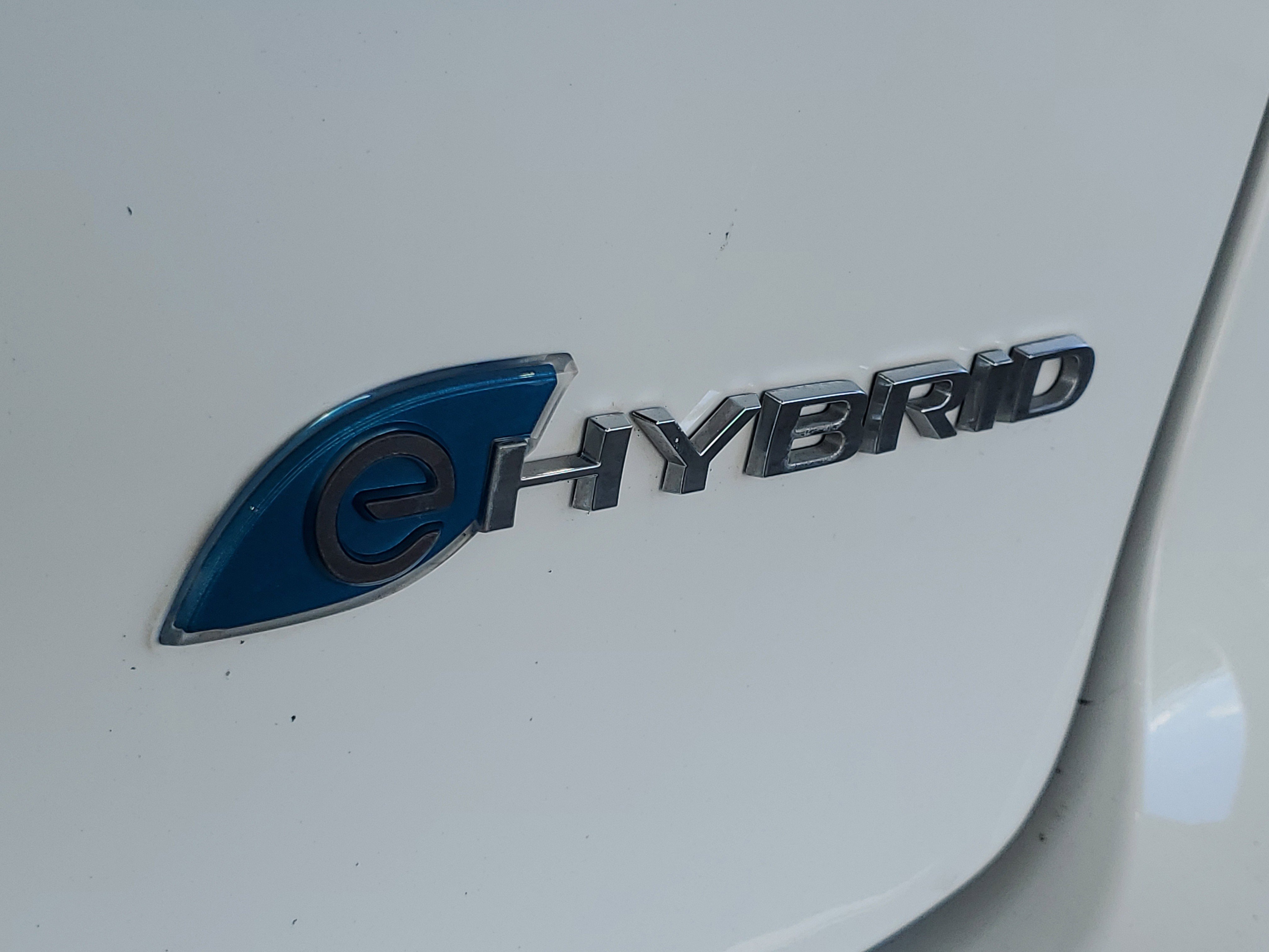 Certified 2024 Chrysler Pacifica Limited FWD image 6