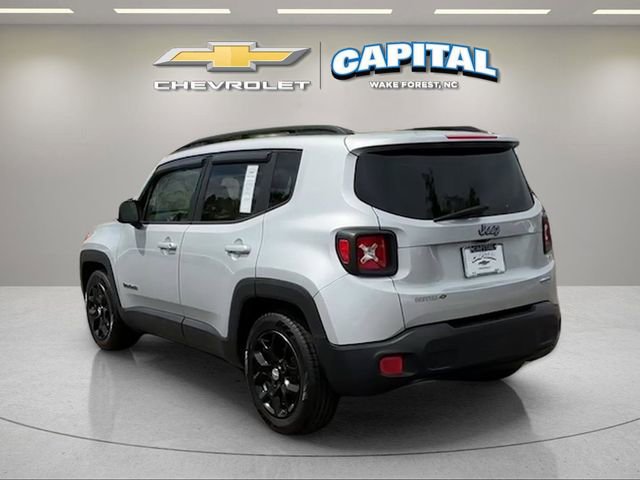Used 2015 Jeep Renegade Latitude FWD image 3