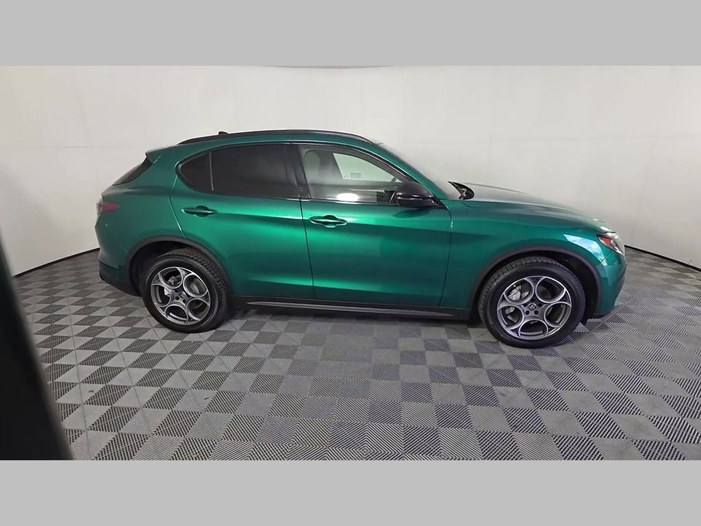 New 2025 Alfa Romeo Stelvio Sprint w/ Convenience Package image 27