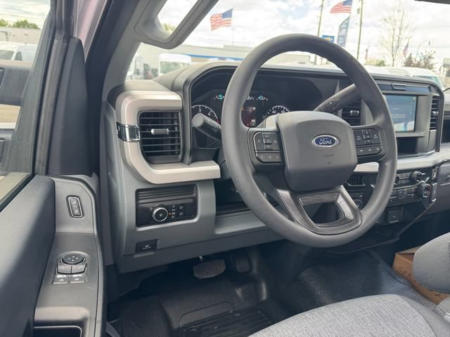 New 2025 Ford F550 4x4 Regular Cab Super Duty image 14