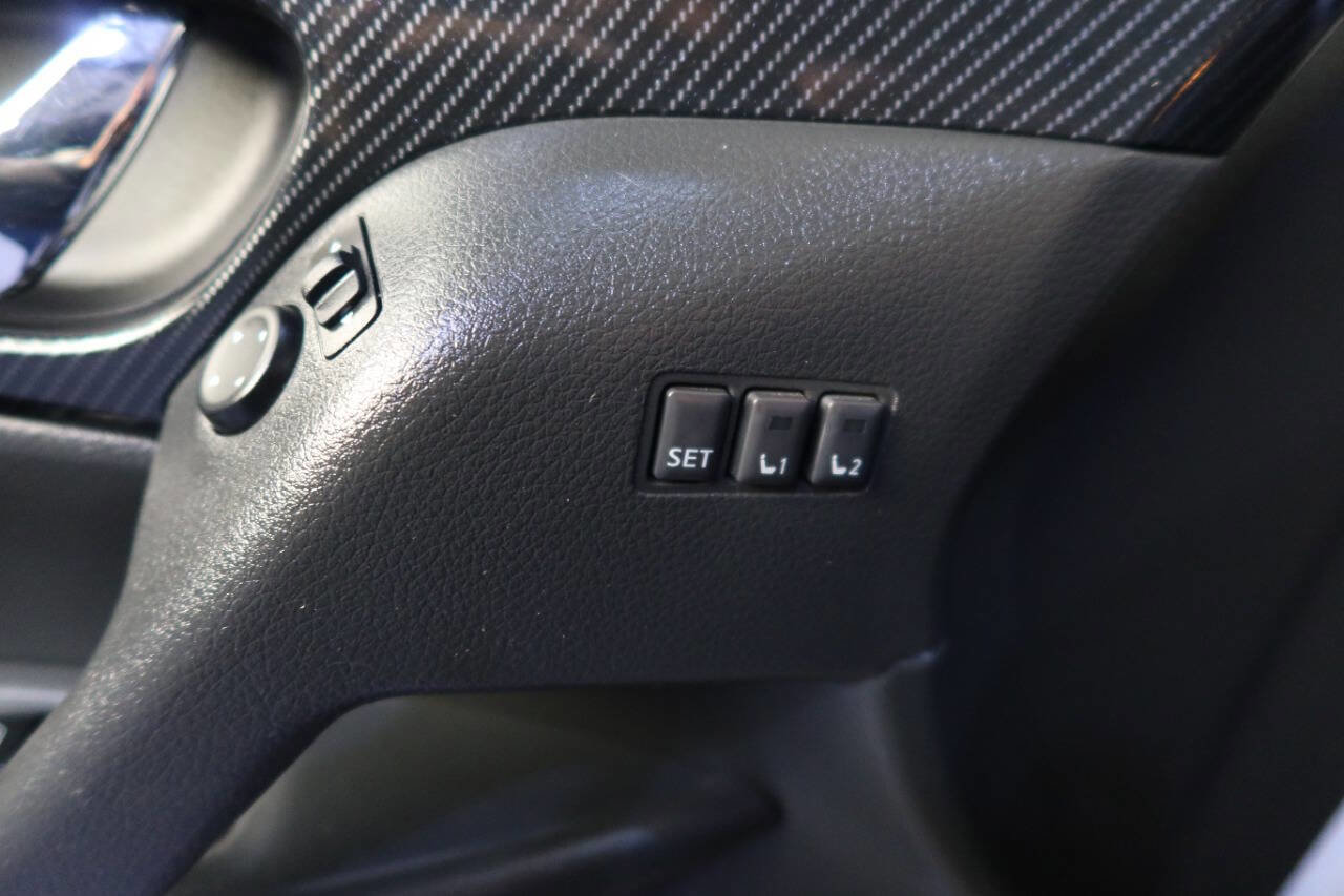 Used 2017 Nissan Rogue SL w/ SL Premium Package image 27