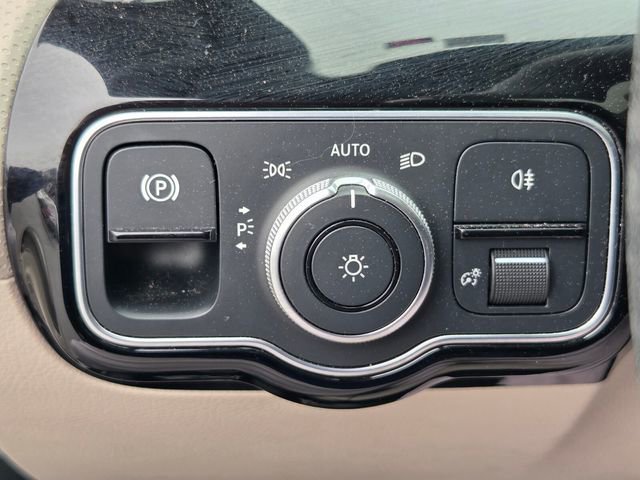 Used 2021 Mercedes-Benz CLA 250 image 28