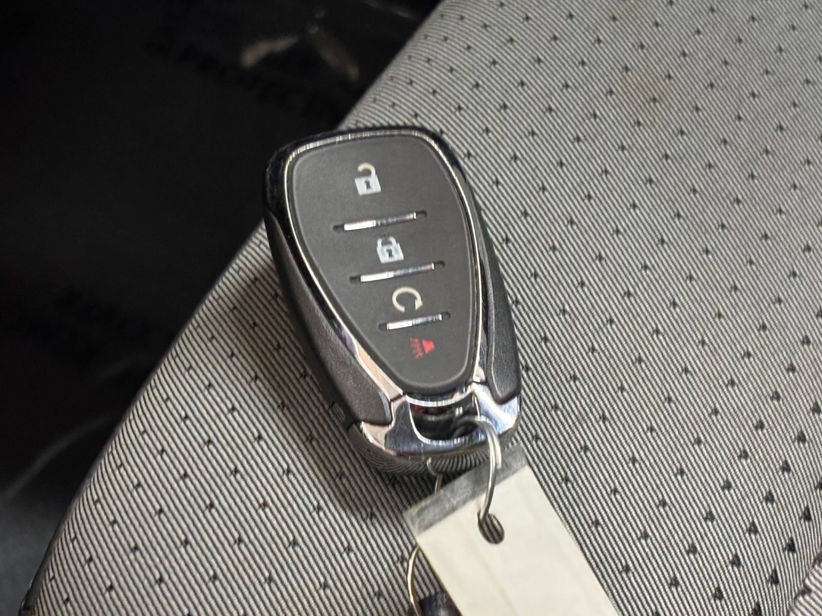 Used 2025 Chevrolet Trax LT FWD image 20