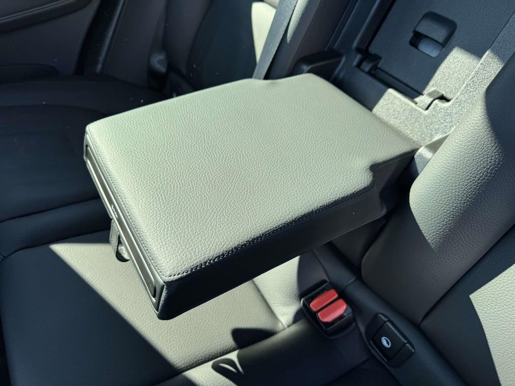 Certified 2023 Volvo XC60 B5 Plus image 10