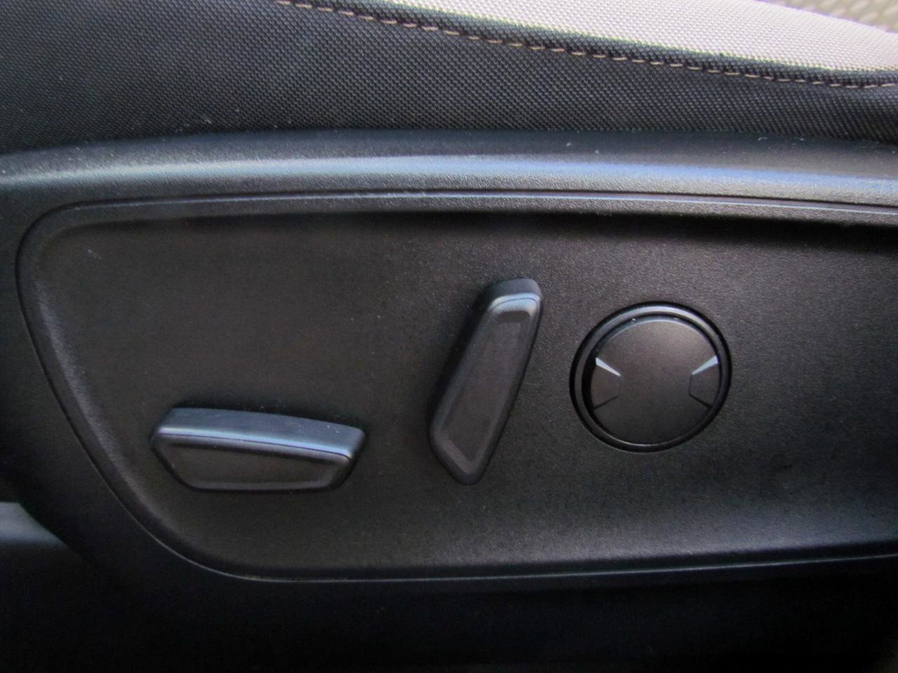 Used 2020 Ford Escape SE FWD image 20