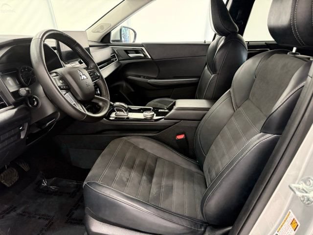 Used 2025 Mitsubishi Outlander SE AWD/4WD image 12