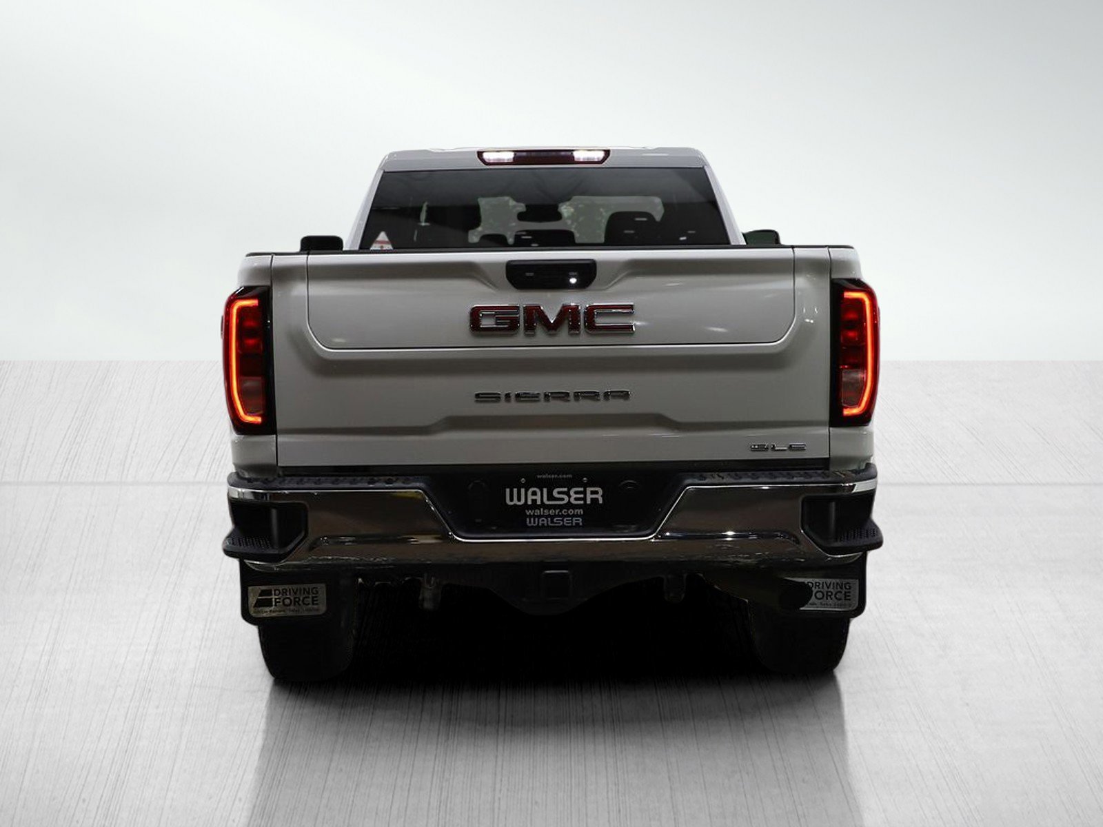 Used 2024 GMC Sierra 3500 SLE image 4