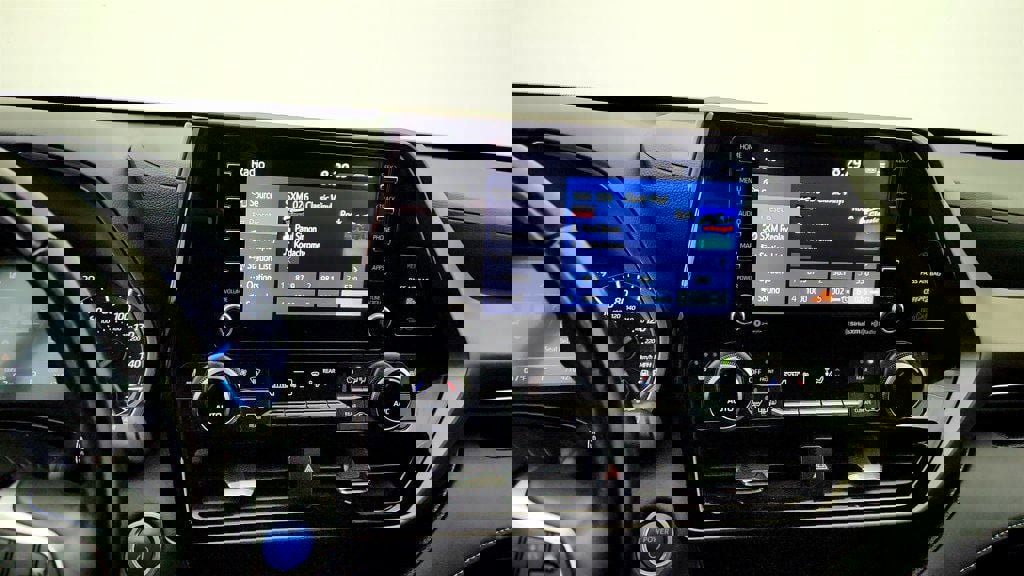 Used 2021 Toyota Highlander XLE image 18