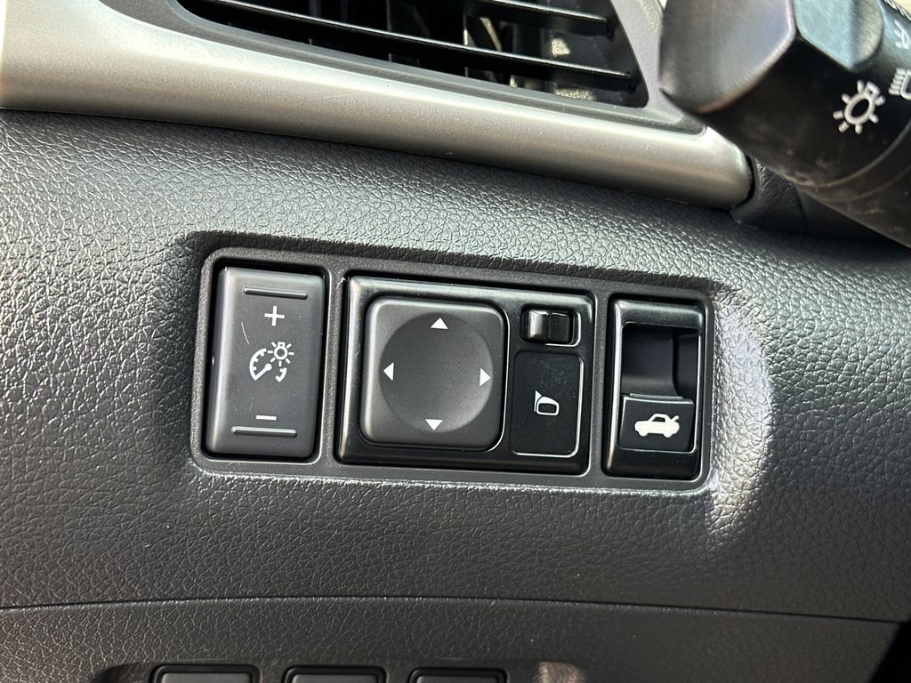 Used 2018 Nissan Sentra SV image 18