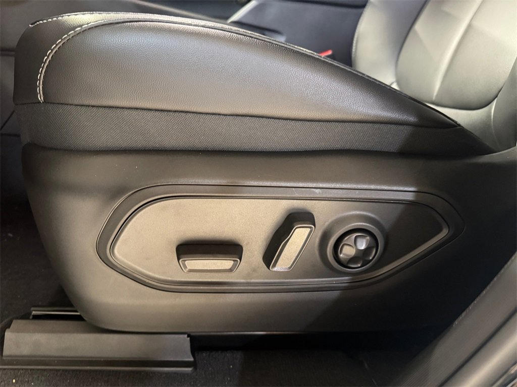 New 2025 Jeep Grand Cherokee L Limited w/ Black Appearance Package image 13