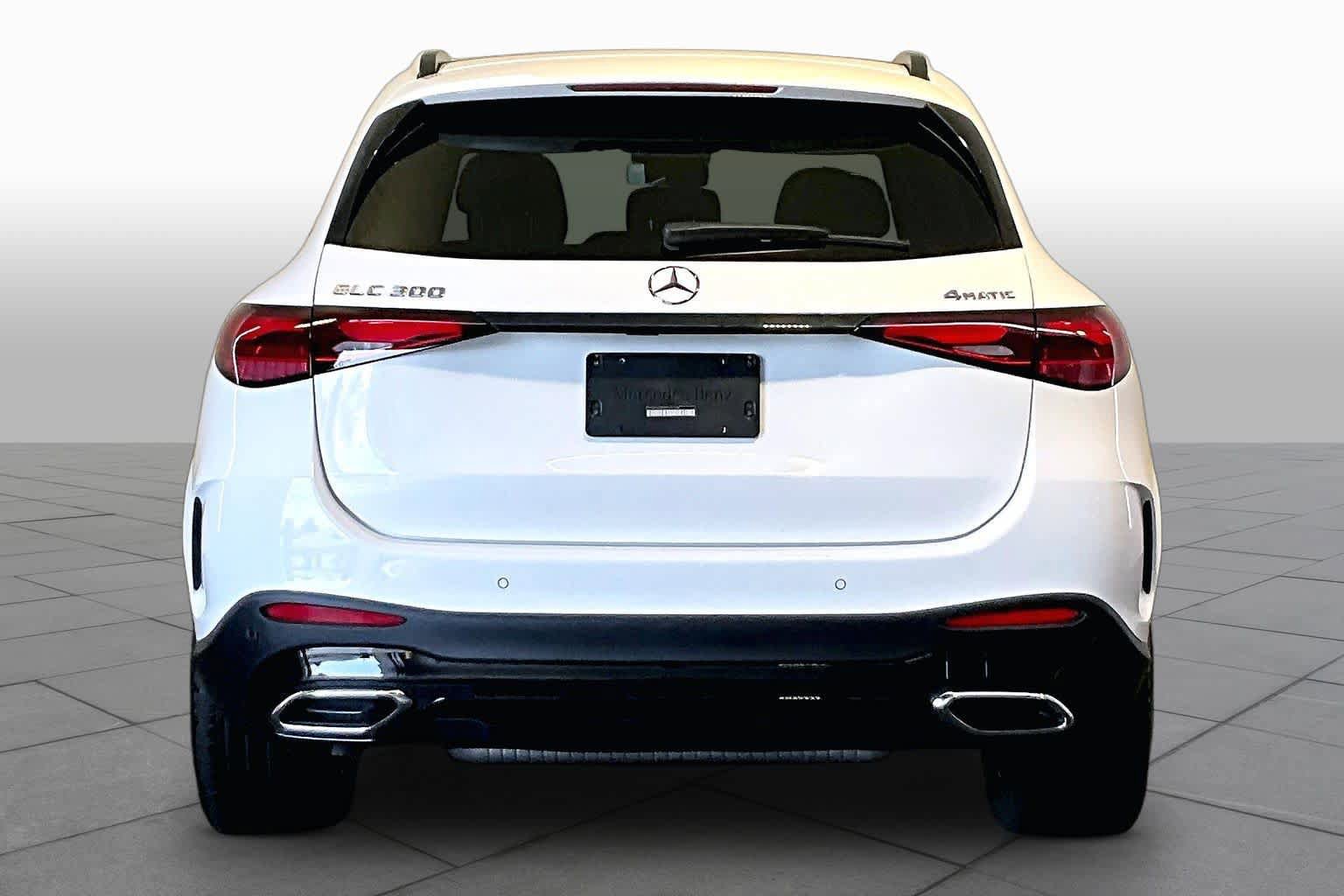 Used 2025 Mercedes-Benz GLC 300 4MATIC image 5