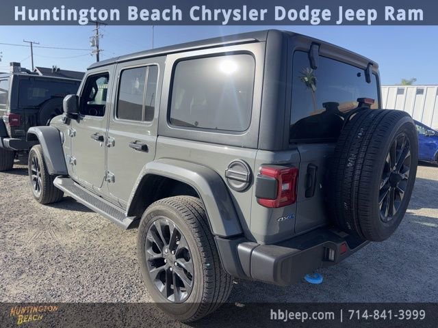 Used 2023 Jeep Wrangler Unlimited Sahara w/ Cold Weather Group image 7