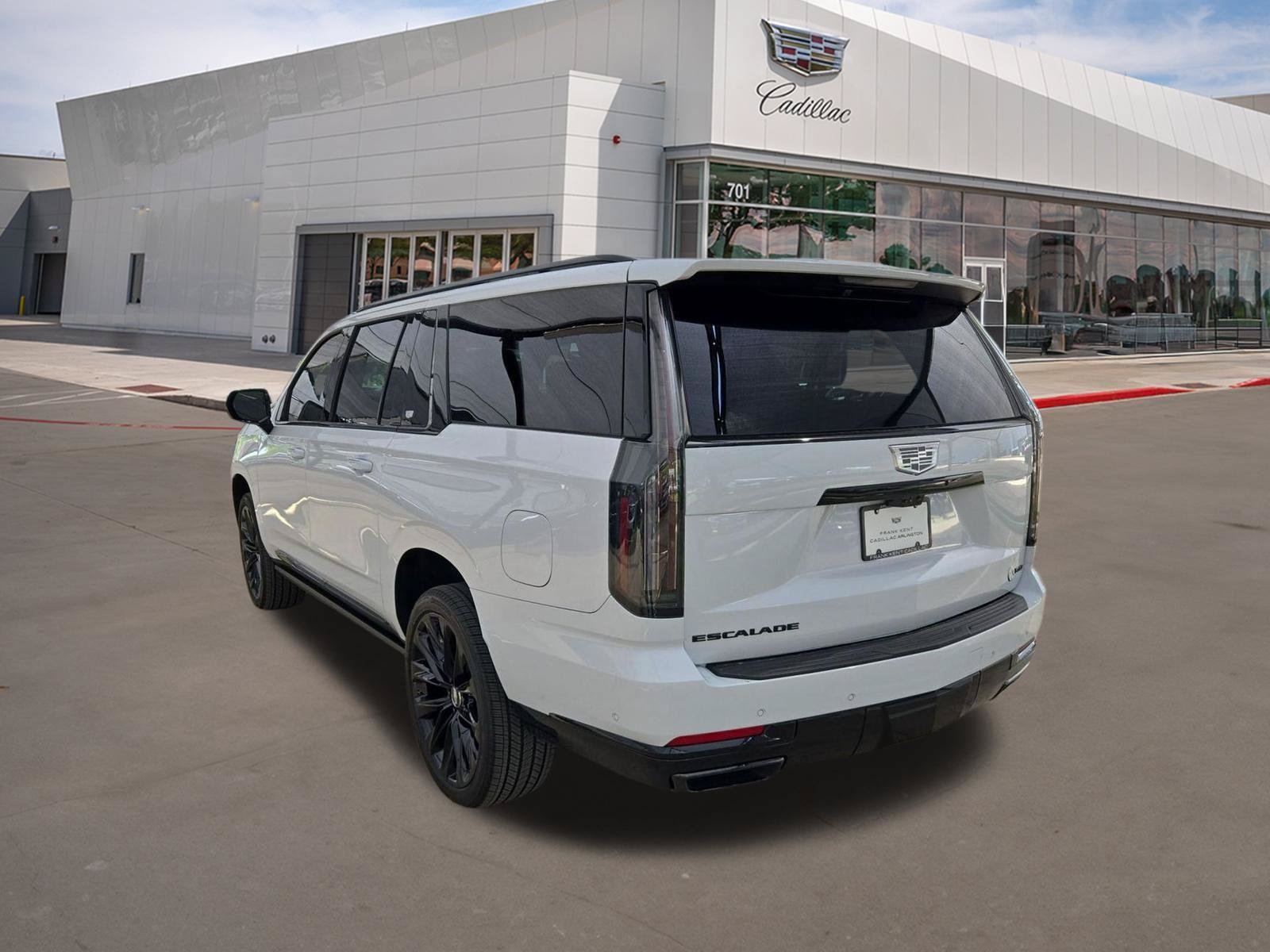 New 2026 Cadillac Escalade ESV Platinum Sport w/ LPO, ONYX Package AWD/4WD image 4