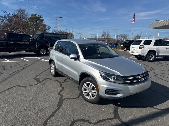 Used 2013 Volkswagen Tiguan S image 11
