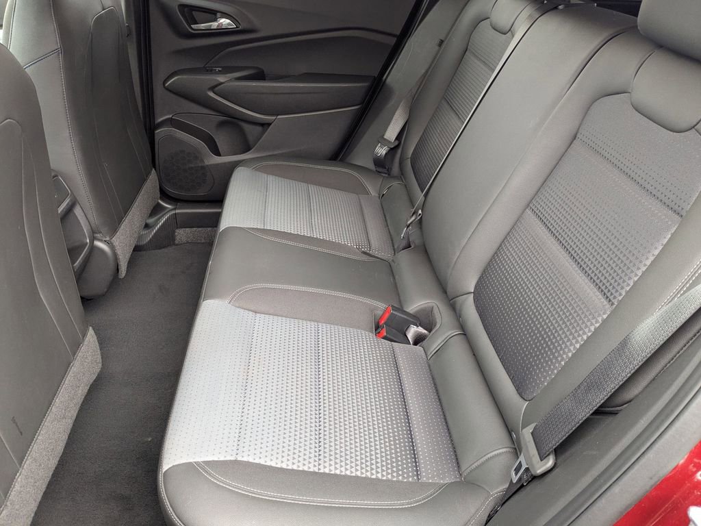 Used 2025 Chevrolet Trax LT w/ LT Convenience Package image 23