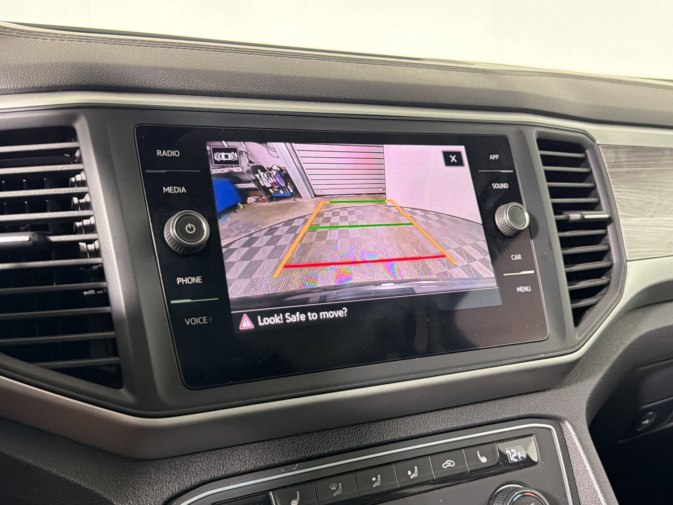 Used 2021 Volkswagen Atlas Cross Sport SE image 25