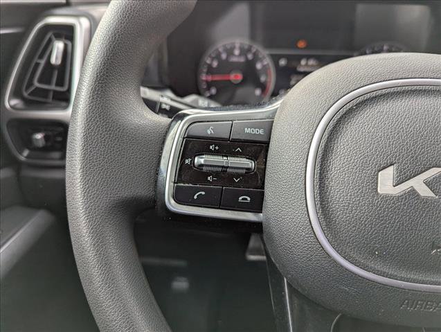 Used 2023 Kia Sorento LX image 10
